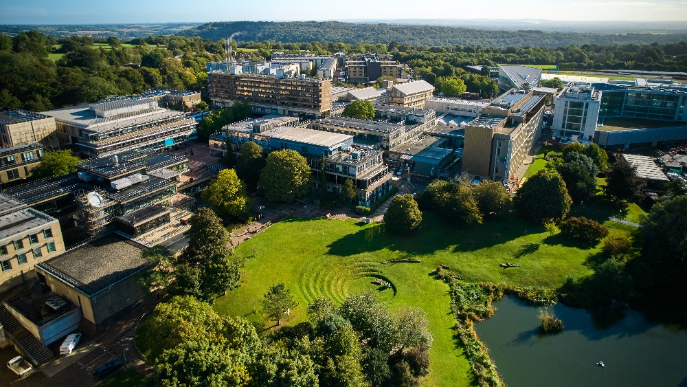 英国巴斯大学