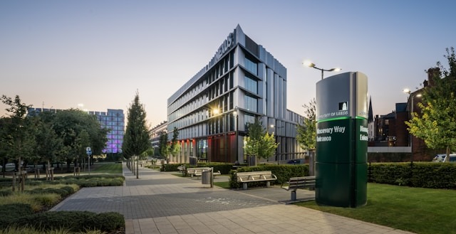 英国利兹大学