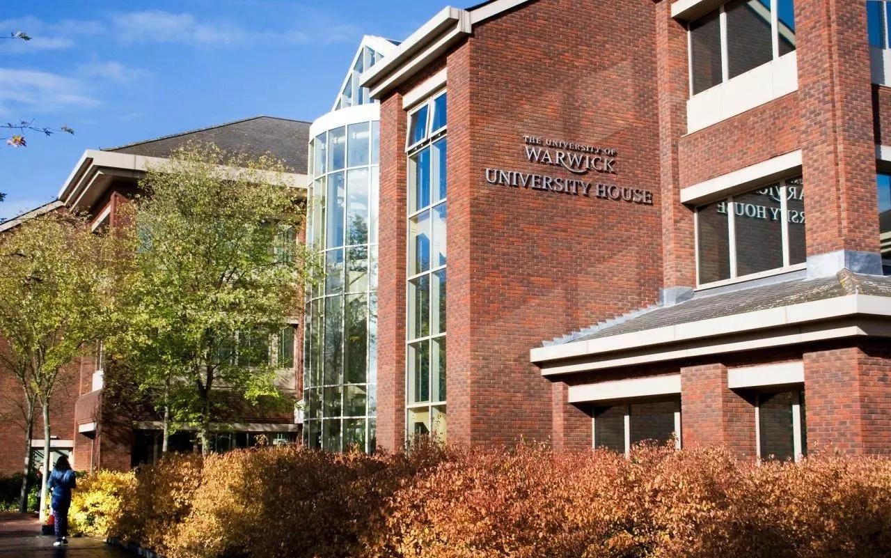 英国华威大学