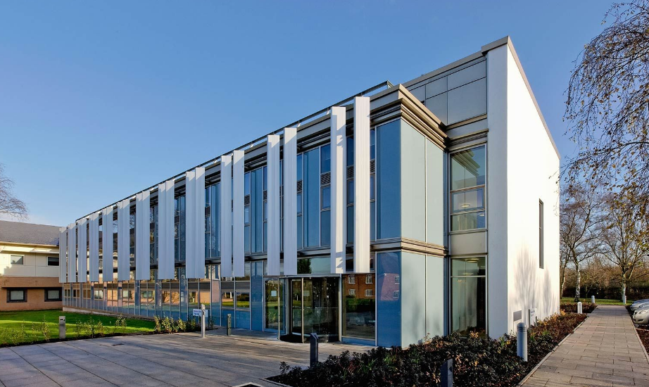 英国华威大学