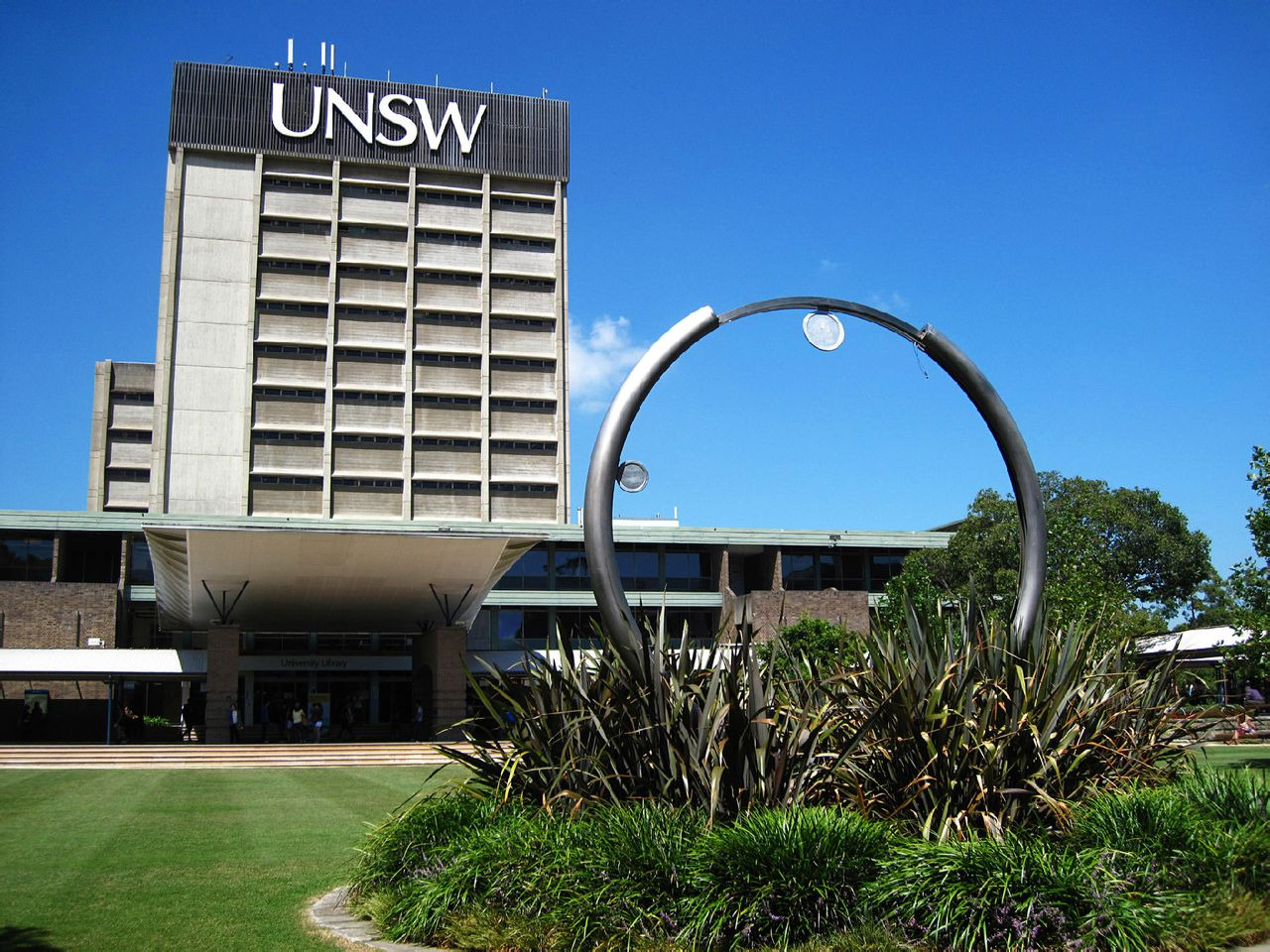 新南威尔士大学