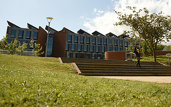 英国萨塞克斯大学