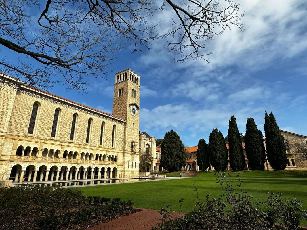 西澳大利亚大学