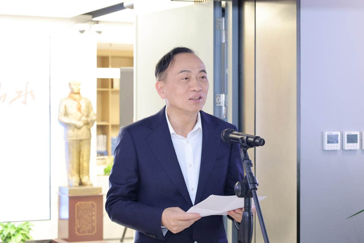 “旦复旦兮・正谊明道・逍遥山水”顾平中国画作品展复旦上医站开幕