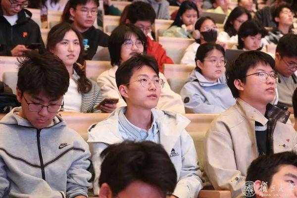 【思政大课】毛颖与医学生“谈心”：所谓“弯路”亦是坦途