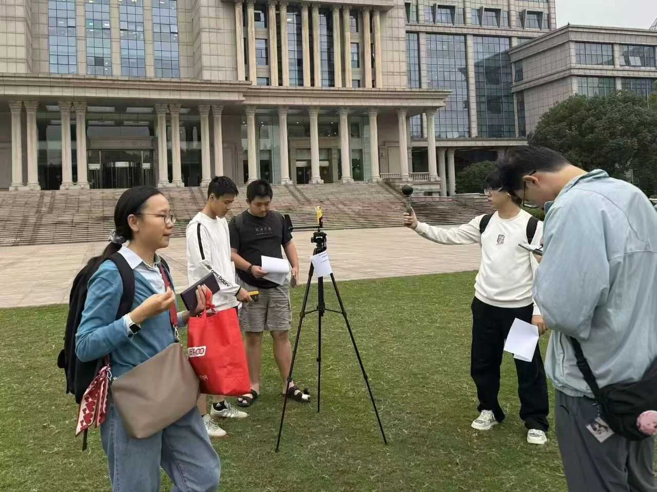 【思政大课】他们形成近百个课题组,进行探究式学习