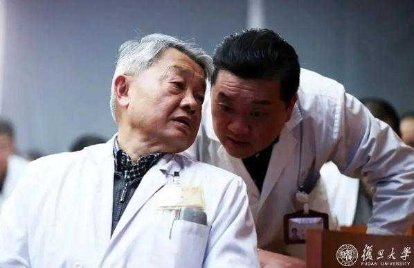 【思政大课】毛颖与医学生“谈心”：所谓“弯路”亦是坦途